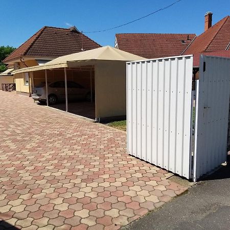 Garden Apartmanhaz 2 Hajdúszoboszló Eksteriør billede
